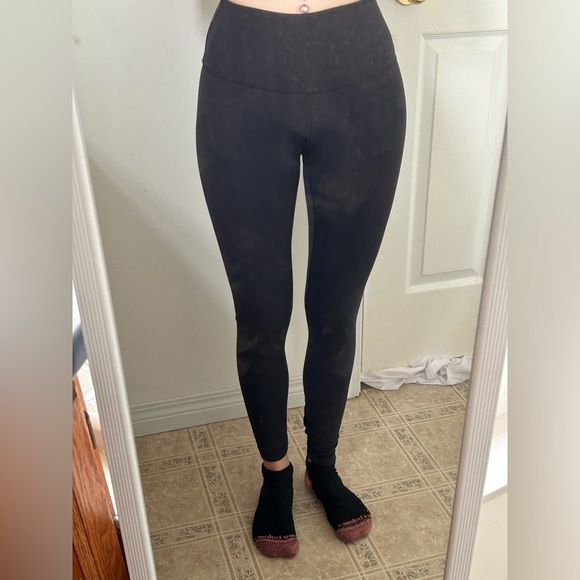 Lululemon size XS - Picture 3 of 4